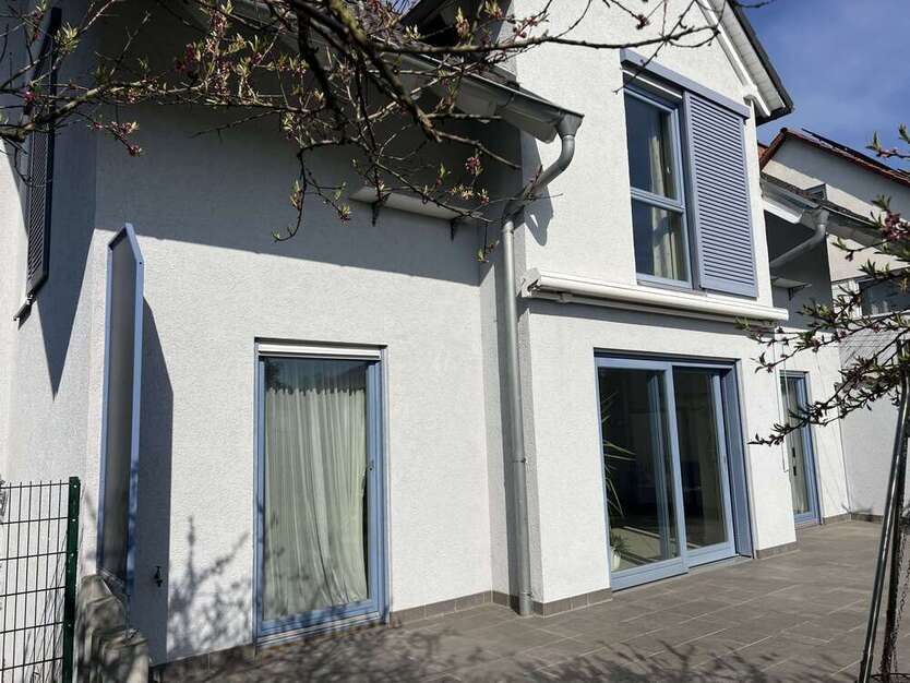 Haus zum Kaufen in Altrip 849.000 € 200 m²