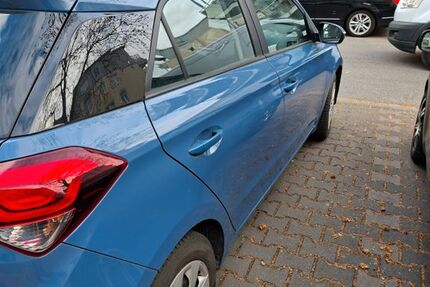 Hyundai i20 121.000 km 6.600 &euro; Mannheim-Neckarstadt 68309