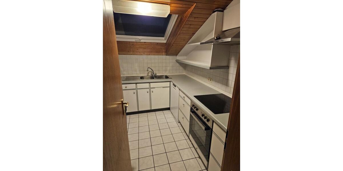 Dachgeschoßwohnung Ludwigshafen am Rhein Rheingönheim - 3.5 Zimmer, 80 m&sup2;, 860&euro; | Angebot:26321158