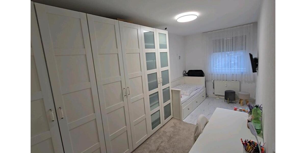 Etagenwohnung Wiesloch - 4.5 Zimmer, 100 m&sup2;, 2.000&euro; | Angebot:26386613