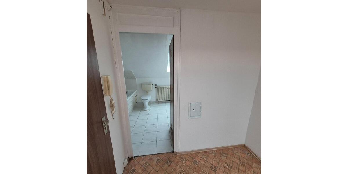 Dachgeschoßwohnung Ludwigshafen am Rhein Ludwigshafen-Oggersheim - 1 Zimmer, 29 m&sup2;, 285&euro; | Angebot:26099032