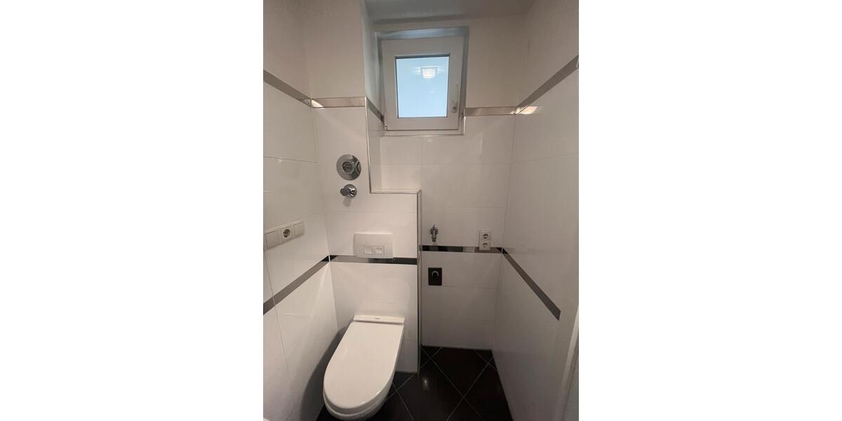 Dachgeschoßwohnung Ludwigshafen am Rhein Ludwigshafen-Hemshof - 3 Zimmer, 95 m&sup2;, 1.120&euro; | Angebot:25370021