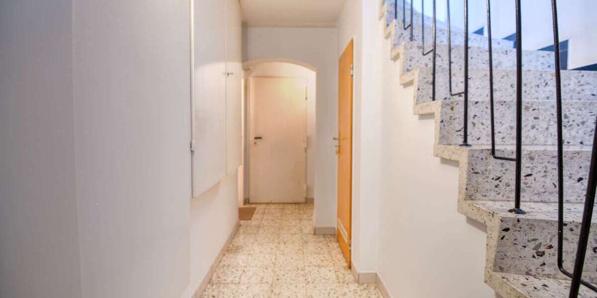 3 ZKB DG & 2 ZKB Souterrain Whg Sofort beziehbar Garage & 2 Stellplätze inkl - Etagenwohnung Neuhofen | Angebot:22649166