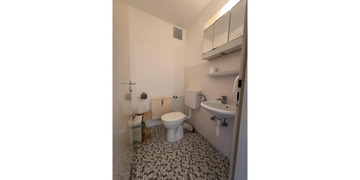 Erdgeschoßwohnung Mannheim Käfertal - 5 Zimmer, 120 m&sup2;, 1.200&euro; | Angebot:26345319