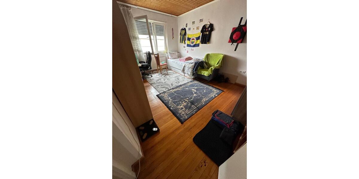 Etagenwohnung Ludwigshafen am Rhein Mundenheim - 3 Zimmer, 80 m&sup2;, 900&euro; | Angebot:25075026