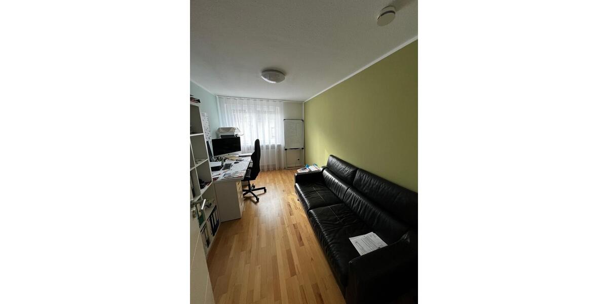 Etagenwohnung Schriesheim - 11 Zimmer, 180 m&sup2;, 2.700&euro; | Angebot:26169768