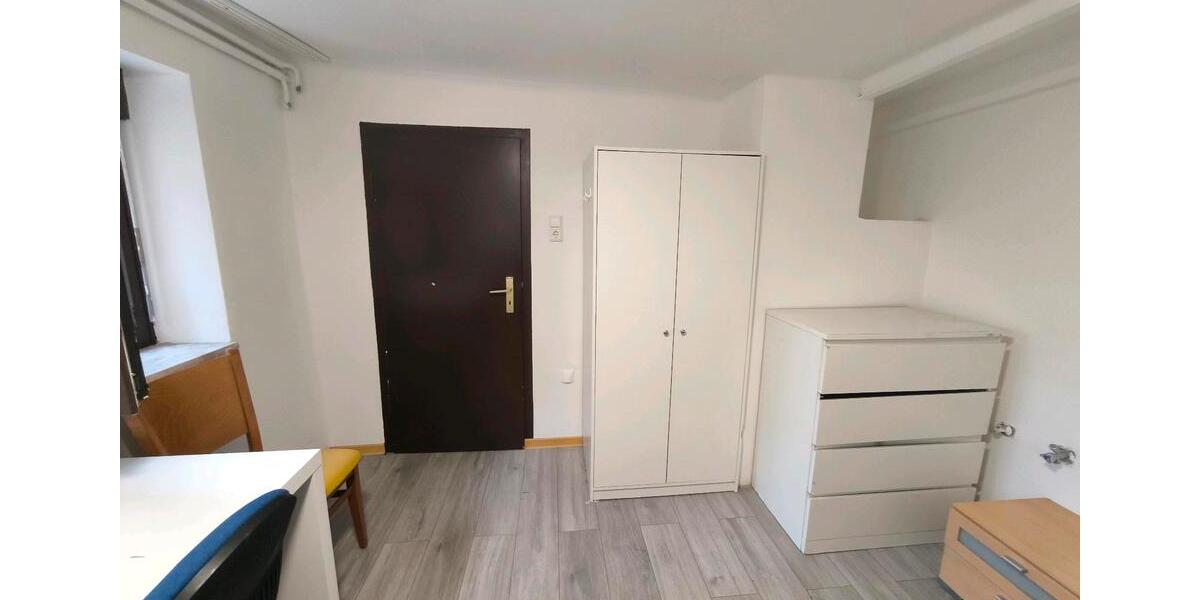 Etagenwohnung Dossenheim - 1 Zimmer, 10 m&sup2;, 530&euro; | Angebot:26406606