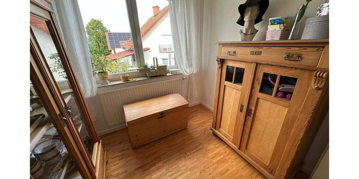 Attraktive 4 ZKB Wohnung mit Gäste WC und Tiefgarage - provisionsfrei 4 zimmer