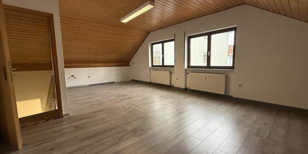 XXL-Gewerbefläche in Östringen - mit LKW-Annahme & großzügigem Parkplatz zimmer