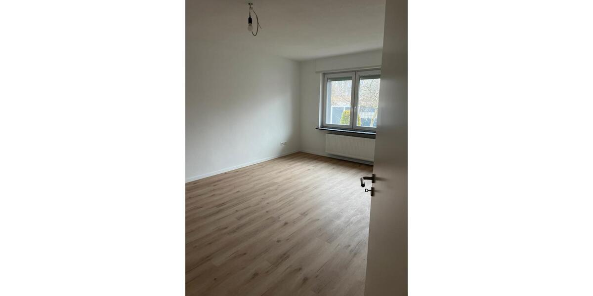Erdgeschoßwohnung Mannheim Rheinau - 3 Zimmer, 75 m&sup2;, 1.300&euro; | Angebot:25422853