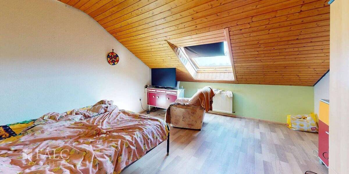 Mehrfamilienhaus, Wohnhaus Östringen Tiefenbach - 9 Zimmer, 220 m&sup2;, 595.000&euro; | Angebot:26160521