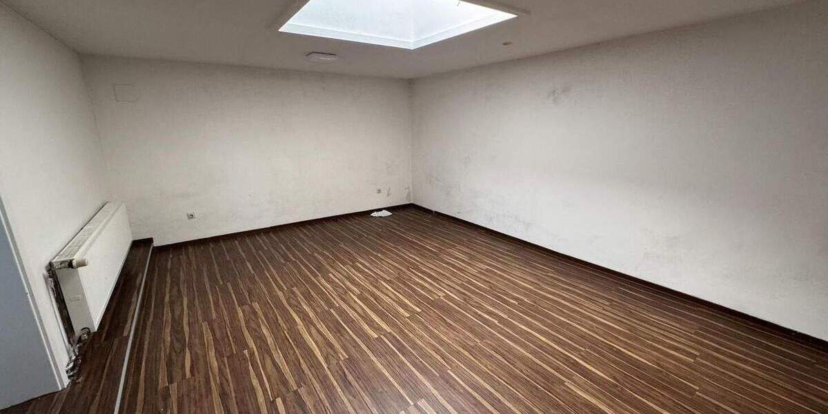 Gewerbefläche sucht neuen Mieter zimmer