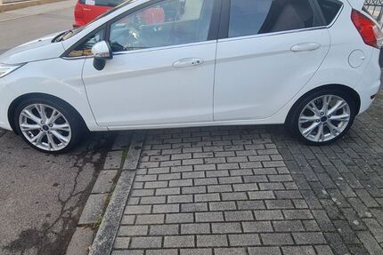 Ford Fiesta 84.000 km 8.200 &euro; Viernheim 68519
