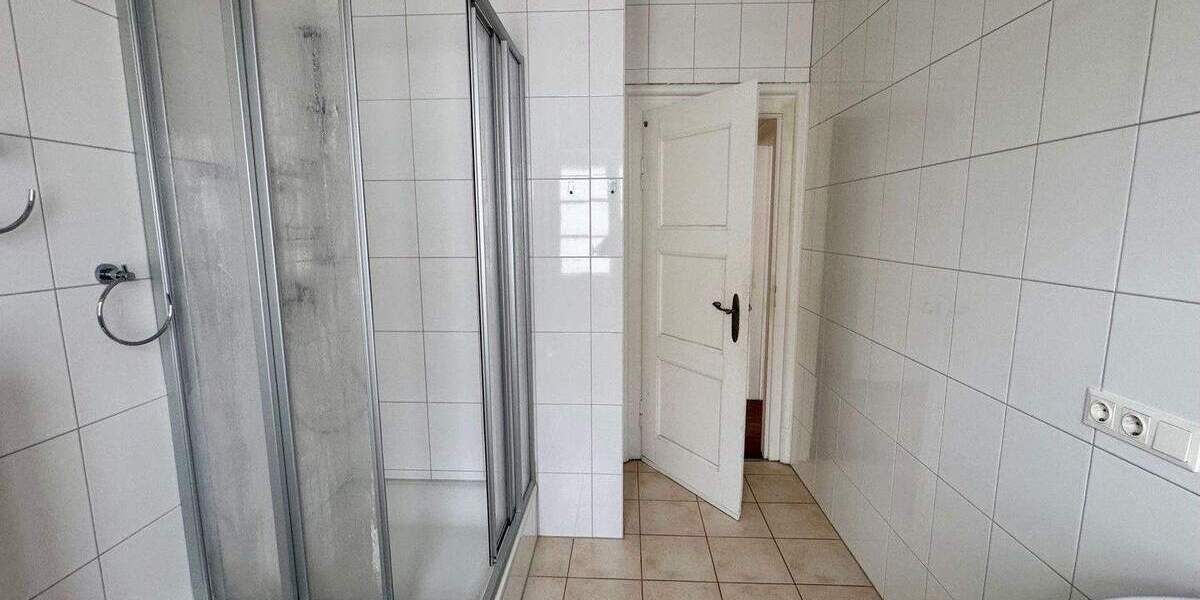 Etagenwohnung Ladenburg - 5 Zimmer, 160 m&sup2;, 2.100&euro; | Angebot:25073346