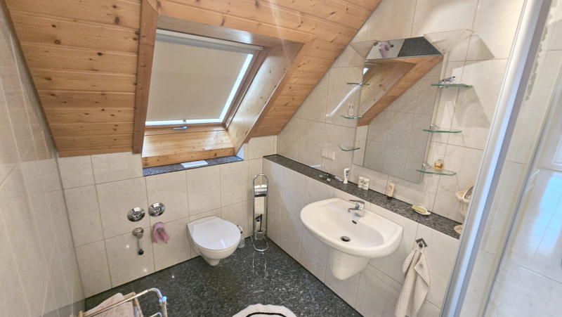 ObjNr:19757 - Sehr gepflegte 3,5 Zi ET-Maisonettewohnung mit Balkon und PkW-Stellplatz in LU-Maudach 3.5 zimmer