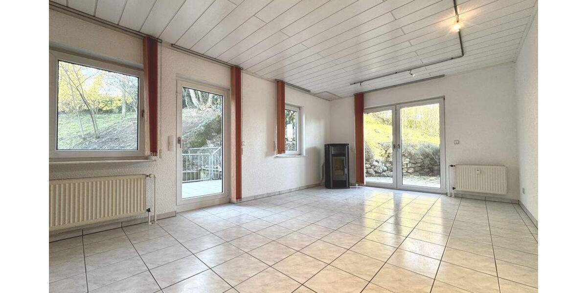 Etagenwohnung Lorsch - 2 Zimmer, 102 m&sup2;, 1.095&euro; | Angebot:25701638