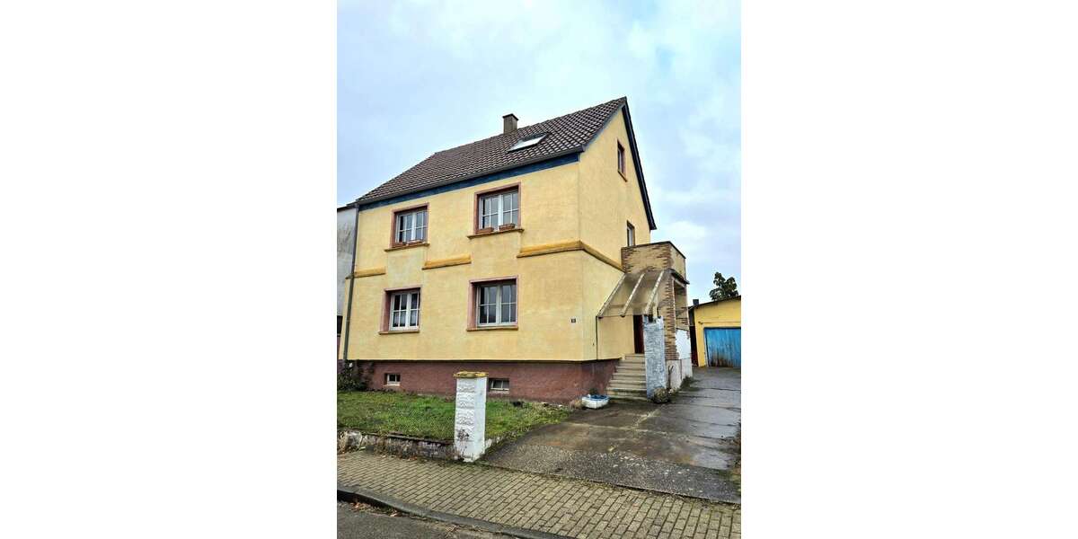 Haus zum Kaufen in Sandhausen 410.000 € 127.05 m² 8 zimmer