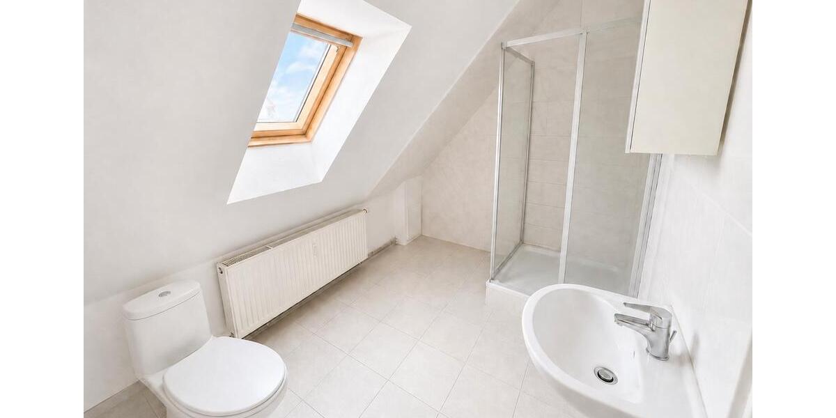 Dachgeschoßwohnung Weinheim - 2 Zimmer, 64 m&sup2;, 800&euro; | Angebot:26563799