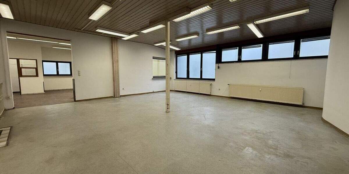 XXL-Gewerbefläche in Östringen - mit LKW-Annahme & großzügigem Parkplatz zimmer