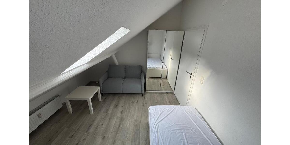 Dachgeschoßwohnung Mannheim Niederfeld - 1 Zimmer, 14 m&sup2;, 260&euro; | Angebot:26634510