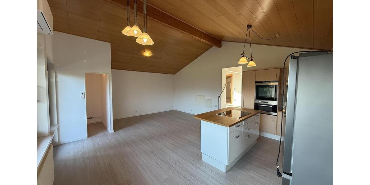 Dachgeschoßwohnung Leimen - 3 Zimmer, 92 m&sup2;, 1.200&euro; | Angebot:26167355