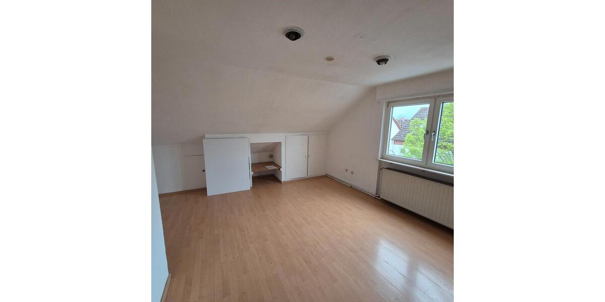 Dachgeschoßwohnung Ludwigshafen am Rhein Ludwigshafen-Oggersheim - 1 Zimmer, 29 m&sup2;, 285&euro; | Angebot:26099032