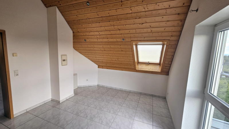 ObjNr:19757 - Sehr gepflegte 3,5 Zi ET-Maisonettewohnung mit Balkon und PkW-Stellplatz in LU-Maudach 3.5 zimmer