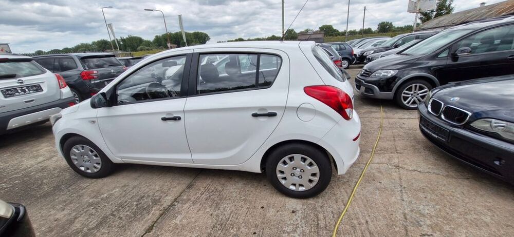 i20