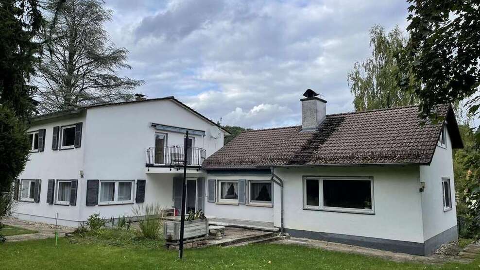 Haus zum Kaufen in Neckargemünd-Waldhilsbach 649.000 € 270 m²