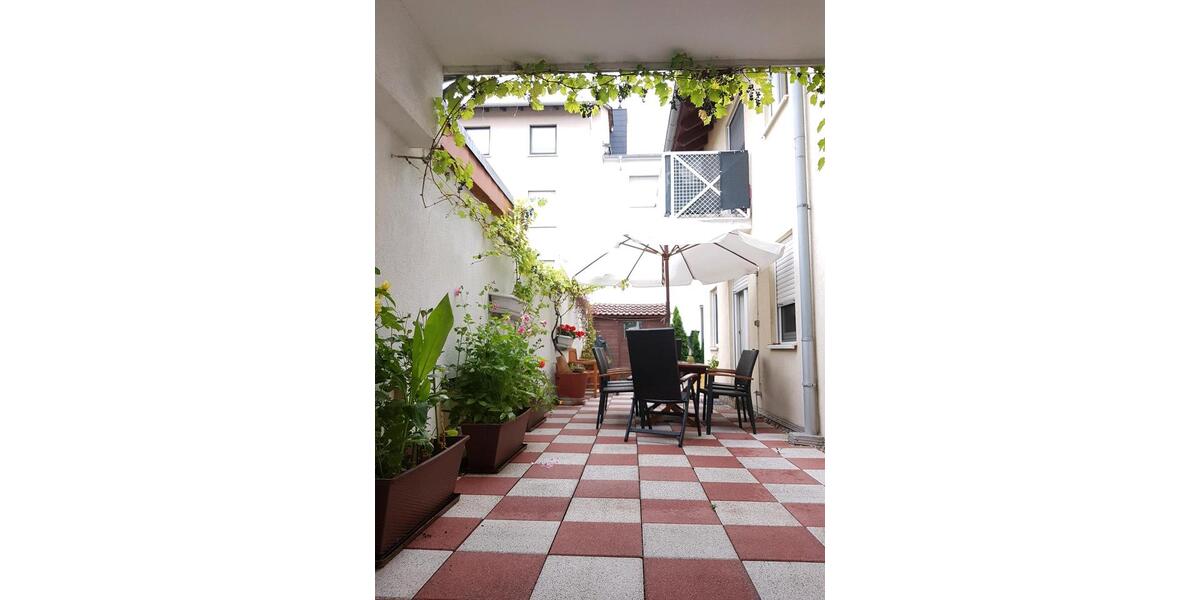 Großzügige 5-ZKB Etagenwohnung mit U-förmiger Dachterasse 5 zimmer