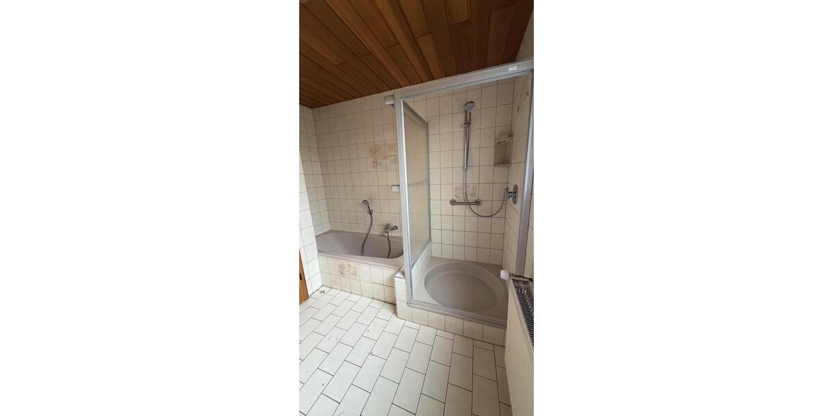 Mehrfamilienhaus, Wohnhaus Schwetzingen - 7 Zimmer, 175 m&sup2;, 2.350&euro; | Angebot:24867911