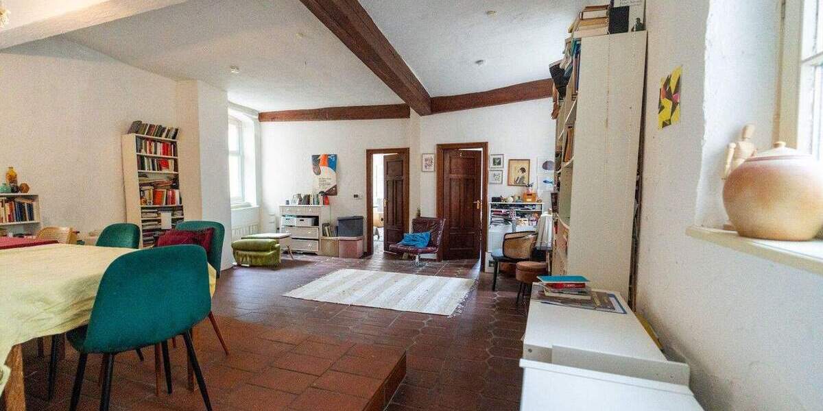 Charmante Altstadtwohnung im denkmalgeschützten Ensemble mit Gemeinschaftsgarten und TG-Stellplatz (optional) 3 zimmer