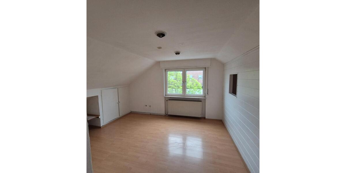 Dachgeschoßwohnung Ludwigshafen am Rhein Ludwigshafen-Oggersheim - 1 Zimmer, 29 m&sup2;, 285&euro; | Angebot:26099032