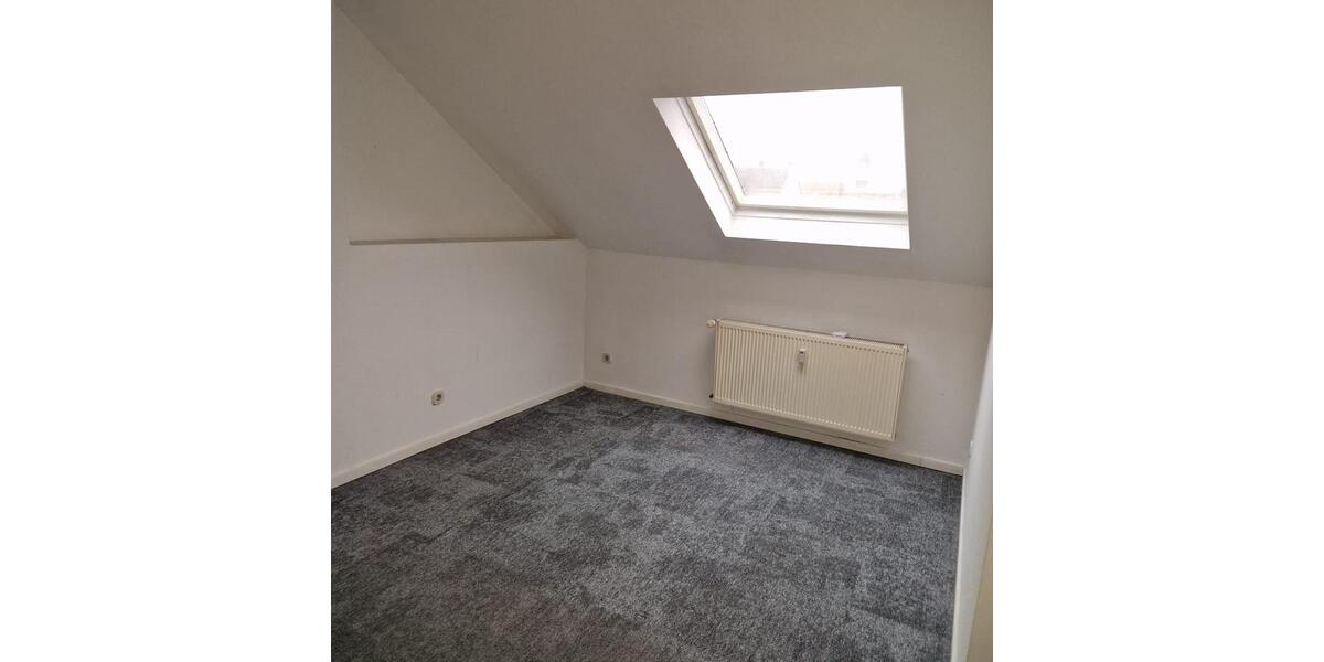 Dachgeschoßwohnung Mannheim Herzogenried - 2.5 Zimmer, 63 m&sup2;, 700&euro; | Angebot:26343858
