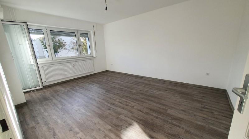Frisch renovierte 2-Zimmer-Wohnung im Waldhof mit Einbauküche!!!