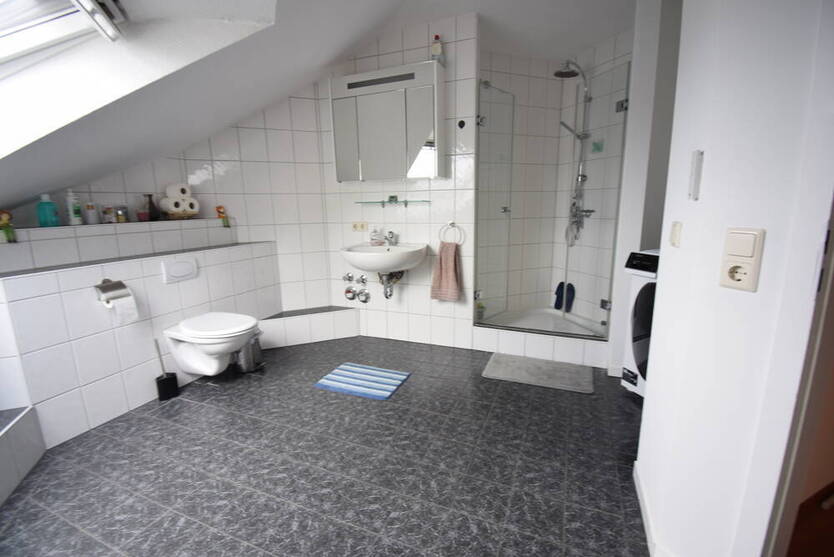 Besondere DG - Wohnung in prima Innenstadtlage