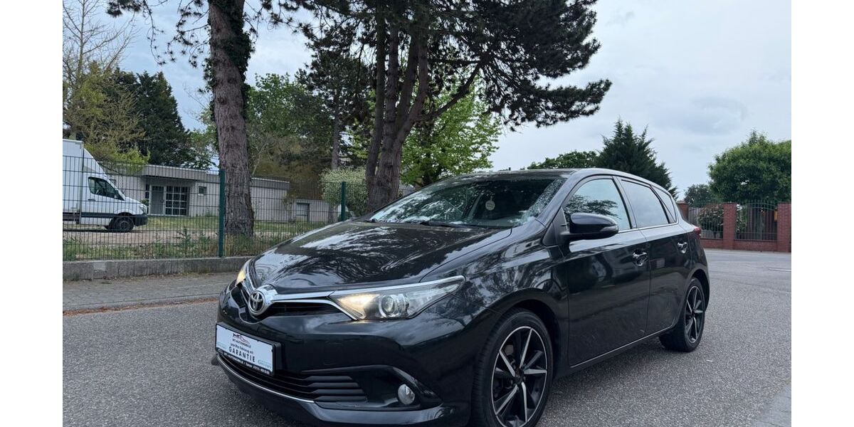 Toyota Auris 144.000 km 8.999 &euro; Speyer 67346