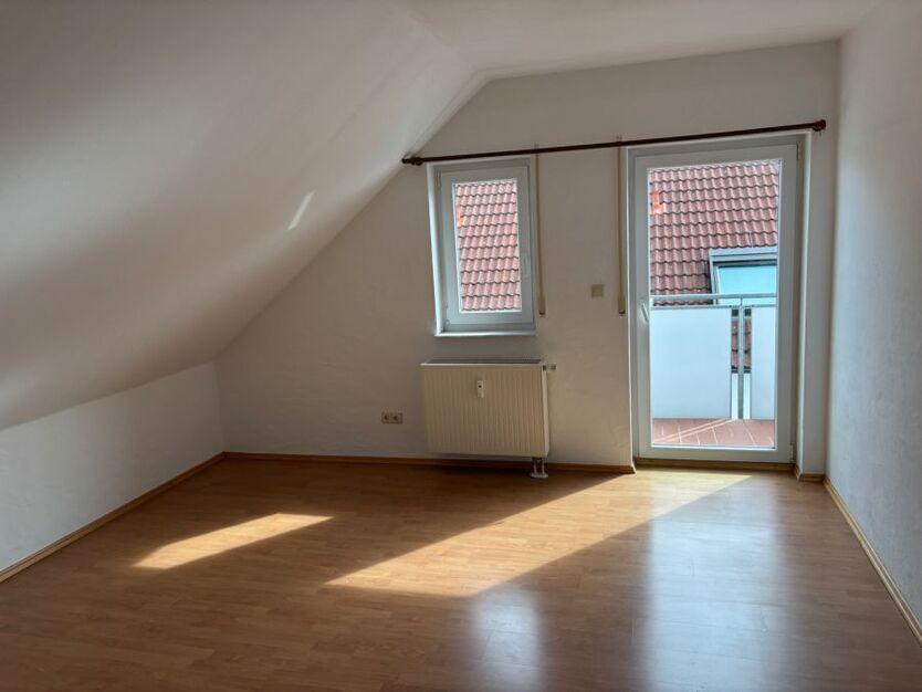 Provisionsfrei* Gemütliche 2-Zimmer DG-Wohnung in Eppingen