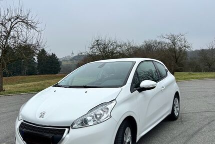 Peugeot 208 163.000 km 2.700 &euro; Obrigheim 74847
