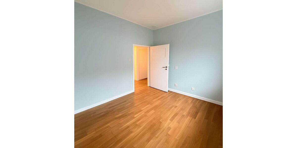 Großzügige 4-Zimmer-Wohnung mit Blick auf Schloss und Neckar – umfassend saniert 4 zimmer