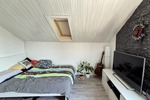Helle 4,5 Zimmer Dachgeschoßwohnung mit großem Grundstücksanteil und Carport in Südhessen