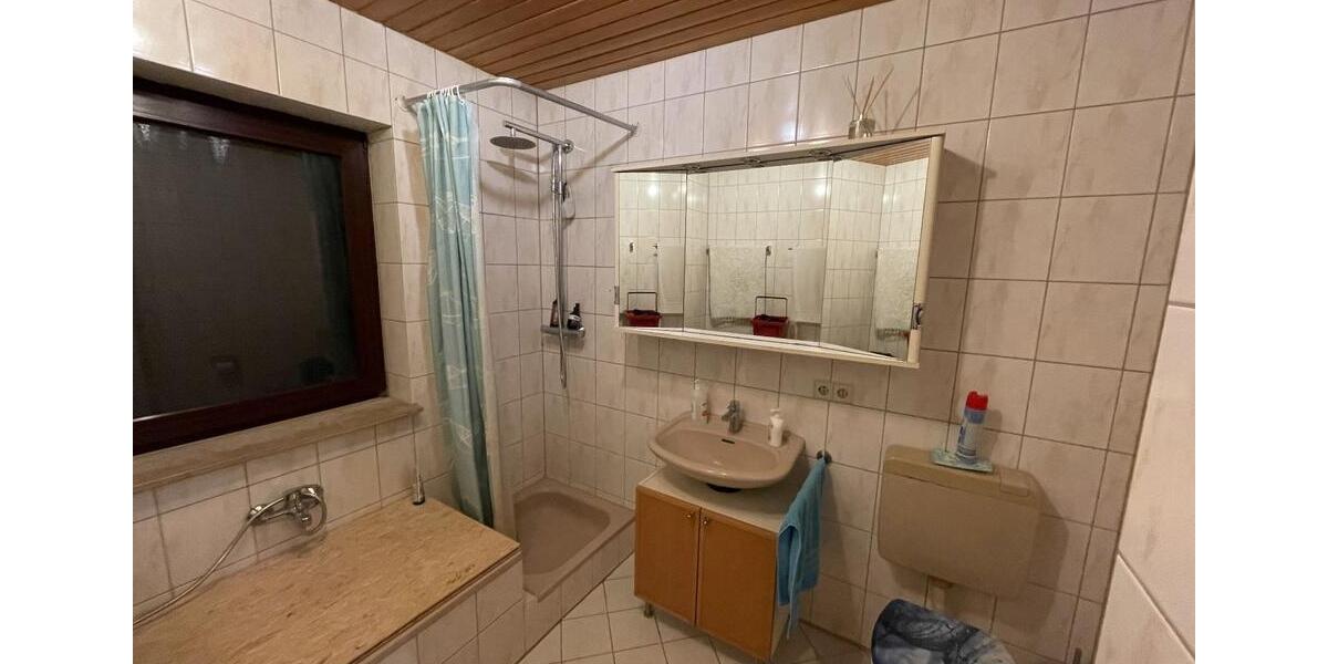 Dachgeschoßwohnung Neckarbischofsheim - 3 Zimmer, 70 m&sup2;, 150.000&euro; | Angebot:26958540
