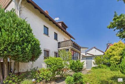 ***Zwei Generationen oder große Familie? 2-Familienhaus mit großem Grundstück in Brühl-Rohrhof***