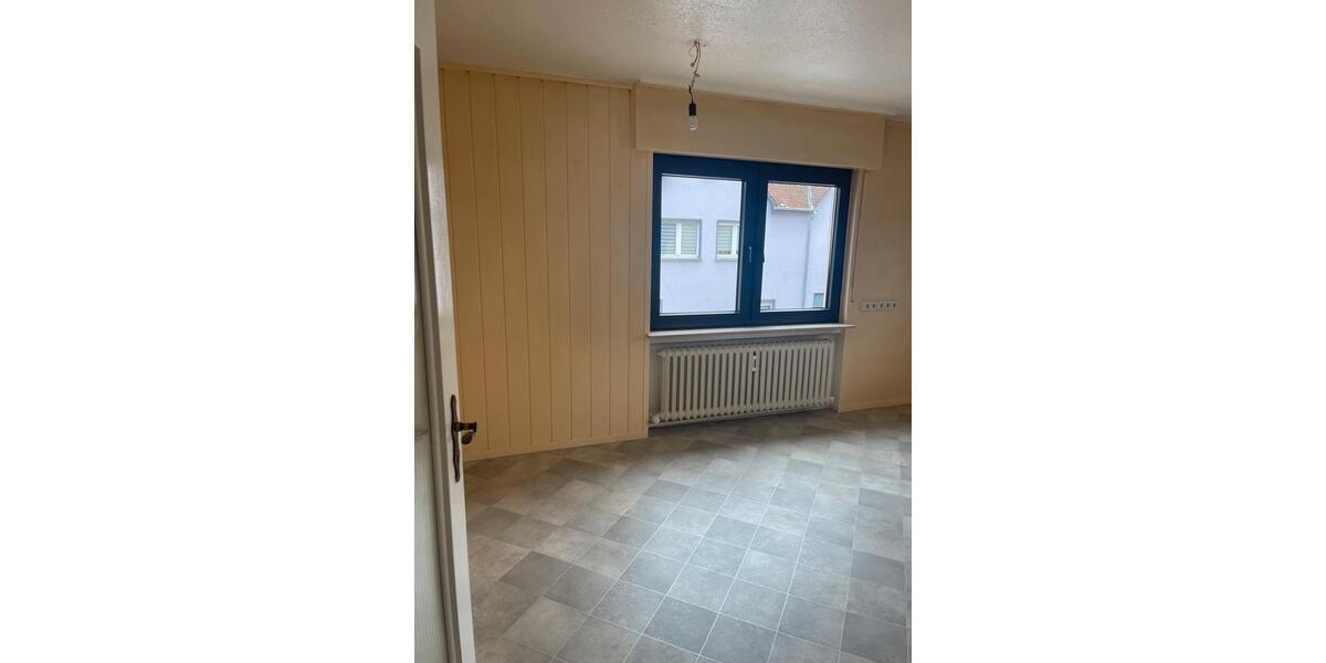 Etagenwohnung Hemsbach - 3 Zimmer, 80 m&sup2;, 1.200&euro; | Angebot:25162244