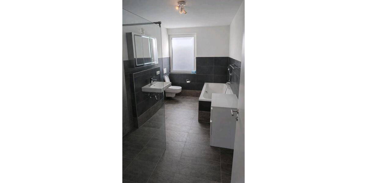 Einfamilienhaus Walldorf - 4.5 Zimmer, 183 m&sup2;, 2.250&euro; | Angebot:25445635