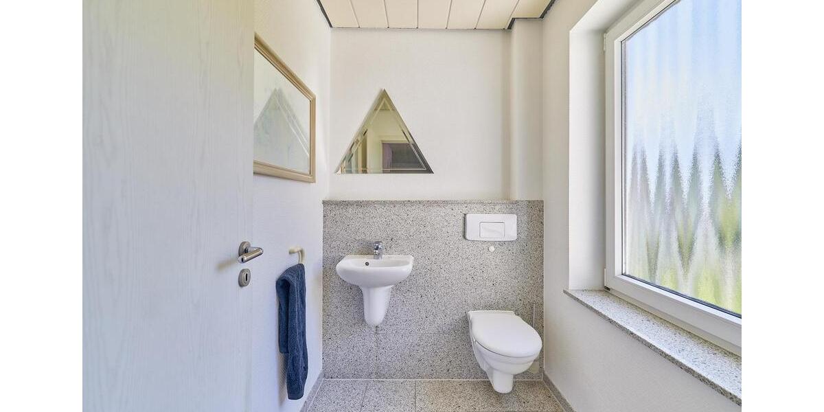 3 Km zur S-Bahn Einfamilienhaus inkl. ELW 9 zimmer