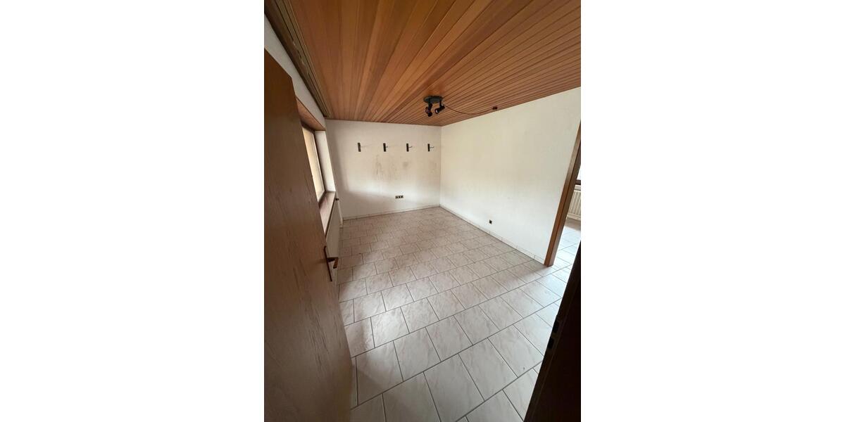Mehrfamilienhaus, Wohnhaus Sinsheim - 8 Zimmer, 166 m&sup2;, 350.000&euro; | Angebot:27146210