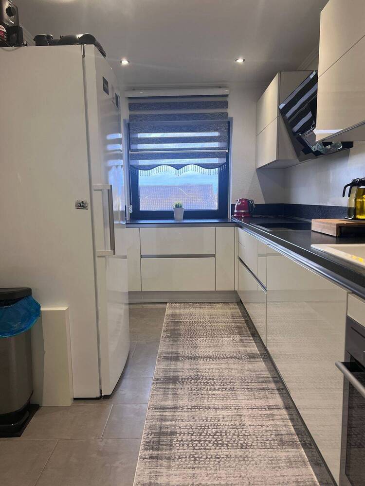 Gepflegte 4 Zimmer Wohnung mit Lift, Balkon und Garage