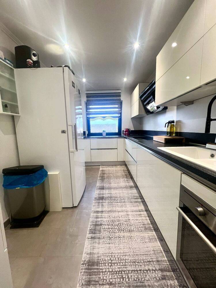 Gepflegte 4 Zimmer Wohnung mit Lift, Balkon und Garage