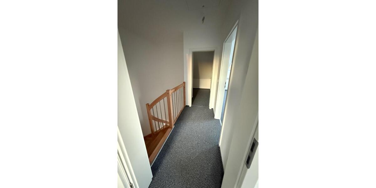 Reihenhaus Sinsheim - 6 Zimmer, 155 m&sup2;, 1.850&euro; | Angebot:24811528